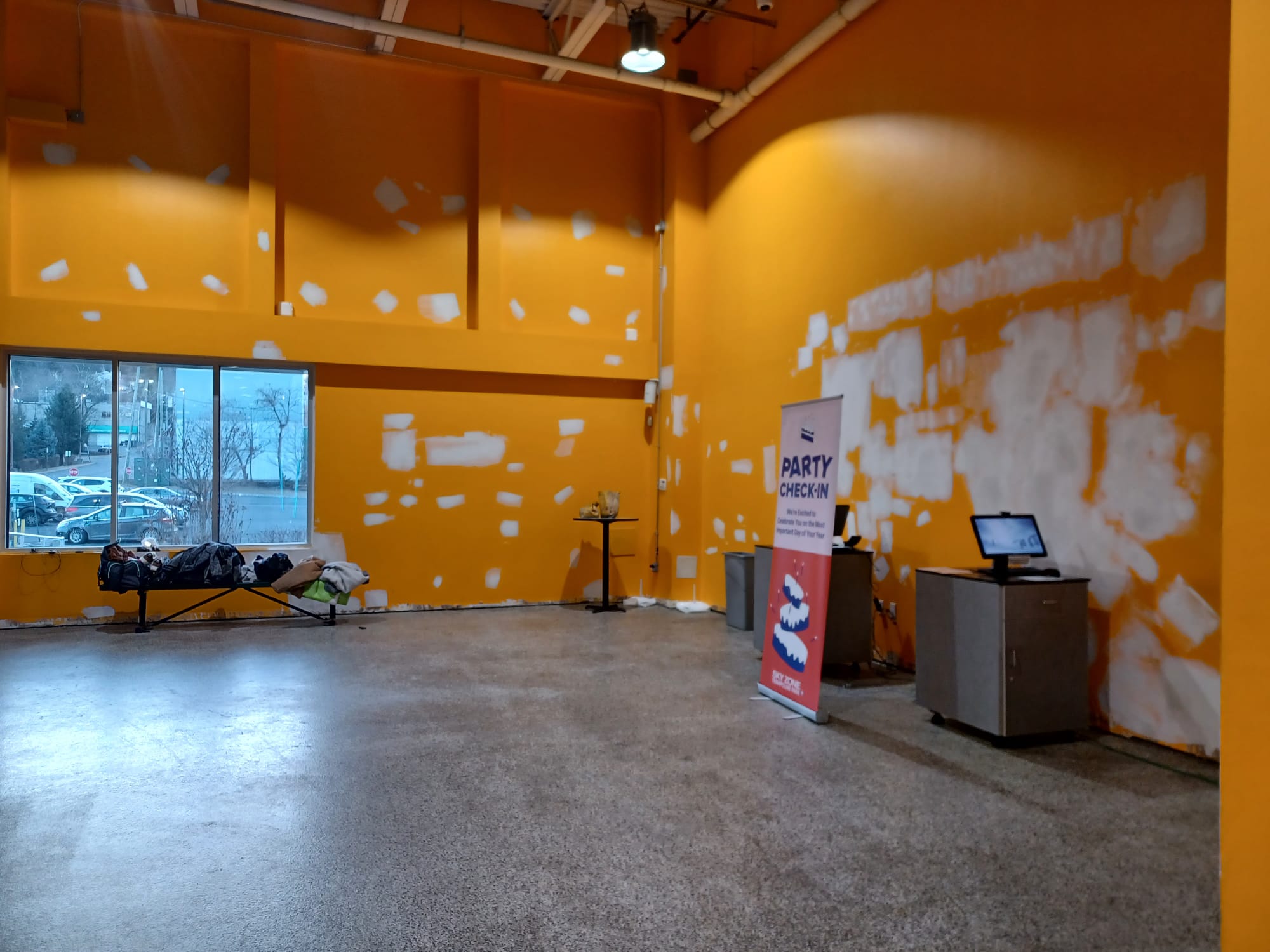 Pic 04 - sky-zone-commercial